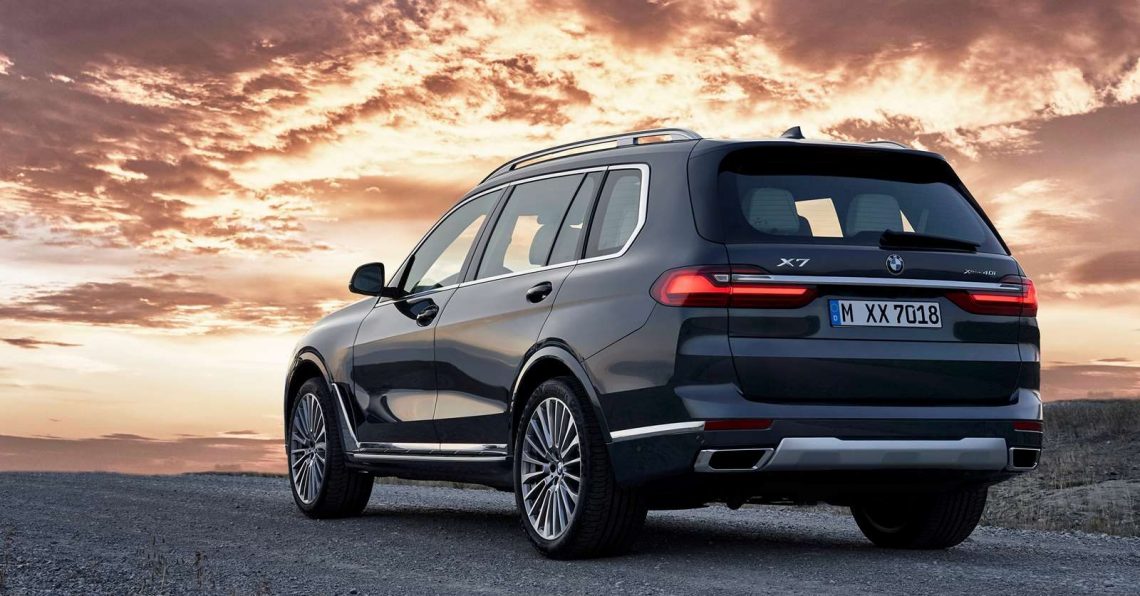 The New BMW X7 is Massive